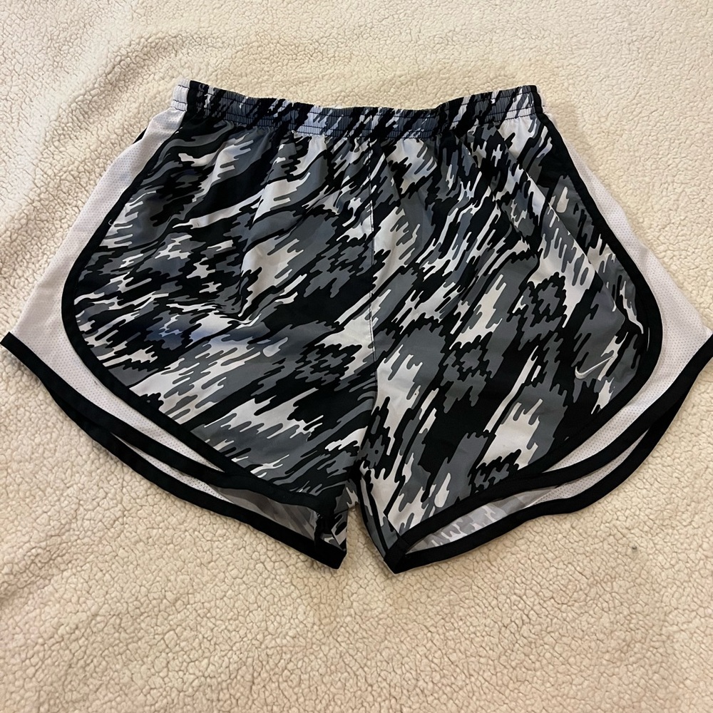 Women’s Medium Nike Dri-Fit shorts